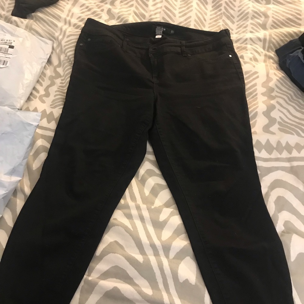 Torrid skinny jegging